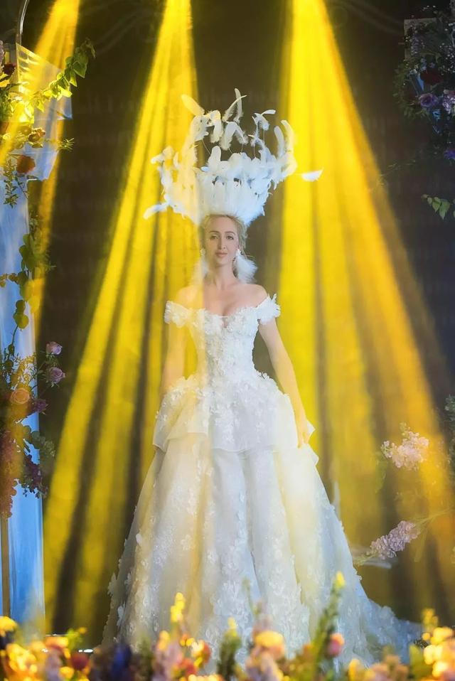 一顾倾人城｜穿上它，你就是那个倾城的新娘「内含超多心动美图」