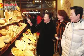 深圳企业家大巴扎感受乌鲁木齐和谐稳定图片