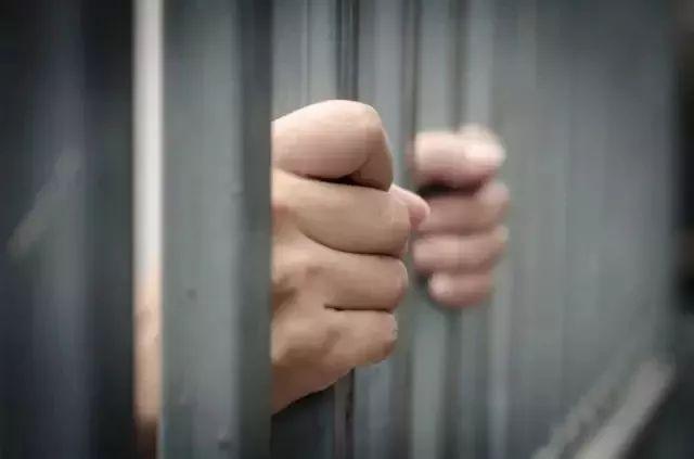微信群内不能随意做的事（二）：参与赌博！自觉抵制，小布教你如何投诉