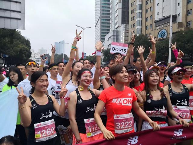 「正在直播」小姐姐们，跑起来吧！