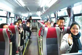 白银百辆新能源公交车投运图片
