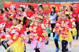 小心被迷你版马拉松萌翻！深圳实验幼儿园举办亲子跑活动图片