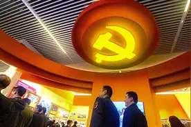 一幅幅图表、一件件实物，记录我国“亮眼”扶贫成绩单视频封面