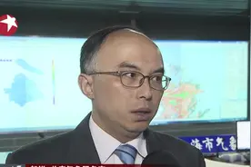 上海再迎集中降雪，申城银装素裹，市民纷纷出门赏雪视频封面