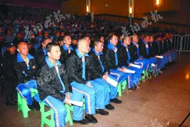 赤水涉黑团伙 昨在桐梓受审图片