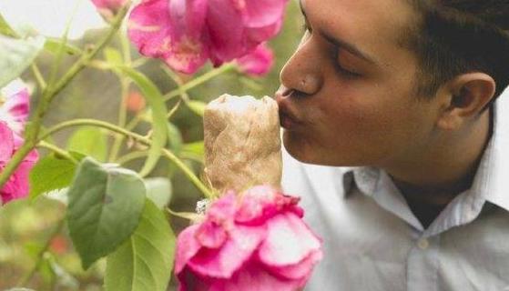 世界上最奇葩的8对夫妻,印度的最尴尬,日本最诡异