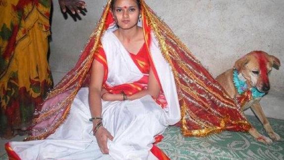 世界上最奇葩的8对夫妻,印度的最尴尬,日本最诡异