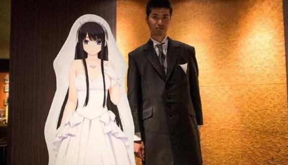 世界上最奇葩的8对夫妻，印度的最尴尬，日本最诡异