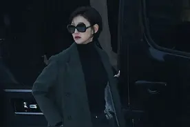 郑丽媛李先彬李艾儿等韩女星 长外套搭牛仔裤引领2018冬季时尚穿搭图片