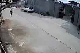 赏金提高10万，广东警方悬赏30万通缉杀害5人嫌犯覃志钢视频封面