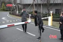 独腿小哥陈登超励志送外卖 身残志坚靠单腿养活全家视频封面