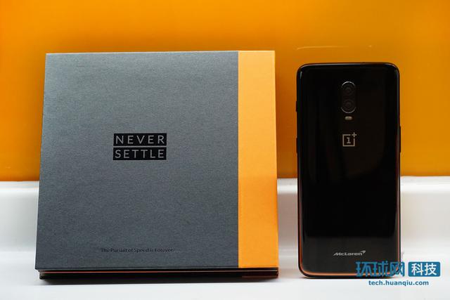 一加6T迈凯伦定制版图赏：U型焕力橙注入纯黑质感