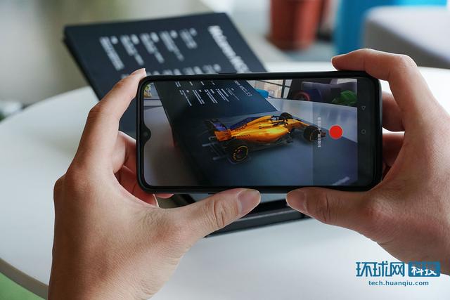 一加6T迈凯伦定制版图赏：U型焕力橙注入纯黑质感