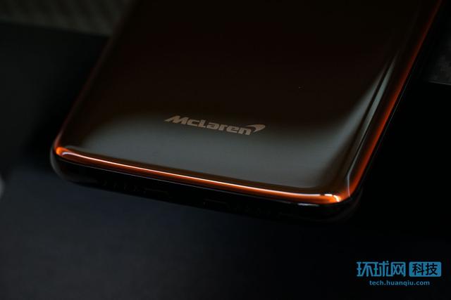 一加6T迈凯伦定制版图赏：U型焕力橙注入纯黑质感
