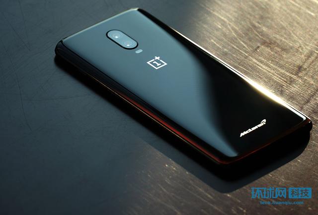 一加6T迈凯伦定制版图赏：U型焕力橙注入纯黑质感