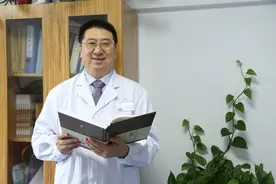 「视频」大咖有约：润肠通便保健品吃久了，肠子真的会变黑