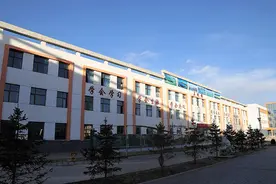 百年老校的40年变迁图片