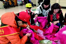 149件新羽绒服已发新疆，有企业还给孩子们捐赠棉鞋图片