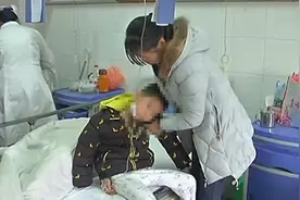 后悔不已！爸爸大意选择保守治疗，7岁男童被切1.2米长肠管视频封面
