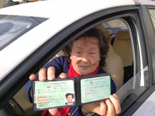 驾校复核逾期保证书怎么写，69岁老太太学驾照 配图02