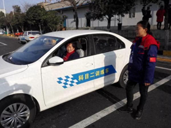 驾校复核逾期保证书怎么写，69岁老太太学驾照 配图03