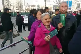 61秒丨青岛地铁13号线试乘首日 跟闪电君一起打卡尝鲜视频封面