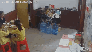 最新！施虐父母均到案！深圳一女童被虐待，警方介入调查