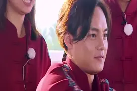 “一剪梅情侣”尹正与王智再次秀恩爱！眼神里充满了粉红泡泡！视频封面