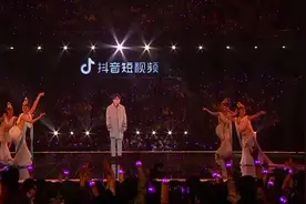 香蜜主题曲《不染》，还记得那年的旭凤和锦觅吗？视频封面