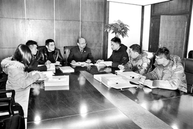 前几天吸了三长花烟（村霸把持支书位置13年 村子如何变成他的独立王国）