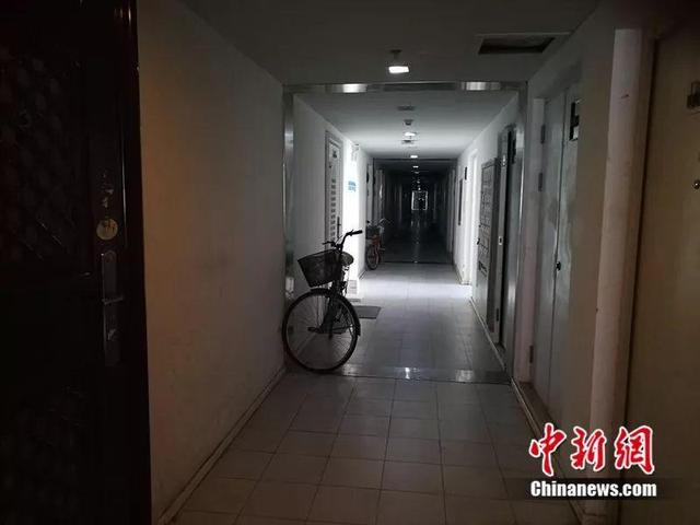 鎴戠殑鎴垮瓙鍗栦笉鎺変簡锛屽洜涓哄畠鍙€滃晢浣忔埧鈥? onerror=