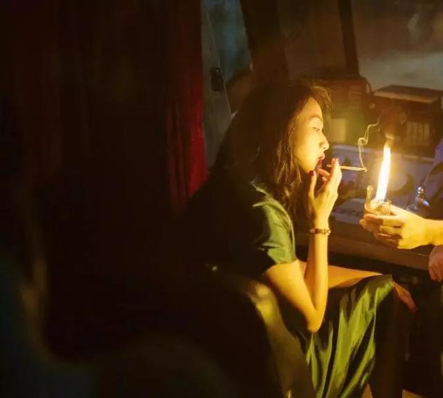 画地为牢，相思成灾！这样才能看懂《地球最后的夜晚》