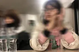 16岁男孩扮成女装与网友离家出走，父母说出原由，终于找回孩子视频封面