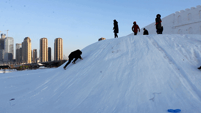 9块9！冰雪乐园嗨翻天，限量1000张，现在开抢！