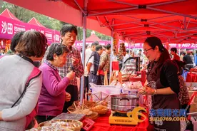 旗峰公园正门有吃有喝有玩 明天去打卡还来得及！图片