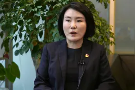 大连银行成都分行行长韩萍：践行普惠金融 打通服务实体经济“最后一公里”丨经济影响力人物视频封面