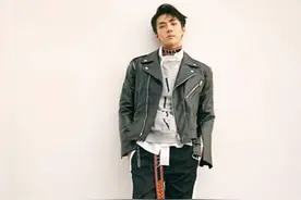 曝吴世勋将出演真人秀 咖啡店里打工成最帅服务生图片