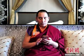 西藏当代活佛的修行与济世图片