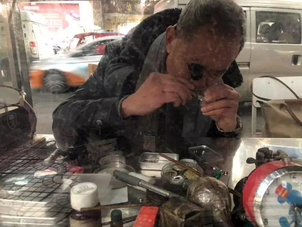 5岁半儿子被拐31年后终找到，父亲韩峰：“只要见他，知道他好，我就满足了”