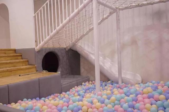 4500㎡巨型室内动物园惊现大石坝，3600只萌宠等你来撩！