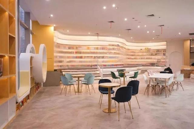 4500㎡巨型室内动物园惊现大石坝，3600只萌宠等你来撩！