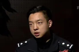 女孩打游戏结识网友，未及时回复惹怒网友，网友：我让你出把名！视频封面