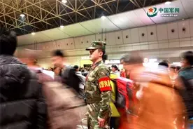 春运来了！假如你在车站遇到兵哥哥……图片