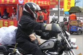 又是一年“摩托返乡大军”！他们在这里收获温暖视频封面