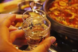 男人吃醋了，才会回你这四个字图片