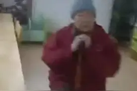 哭了！阿尔兹海默症老人来幼儿园接女儿，但女儿已毕业几十年图片