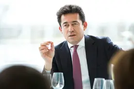 「专访」常博逸：人工智能将颠覆一切，“人类帝国的覆灭”源自自满和懒惰图片