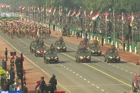 庆祝第70个共和国日！印度各兵种部队在阅兵式上展示了多种装备视频封面