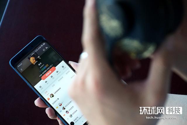一键消音K歌必备 小米蓝牙耳机K歌故宫版体验