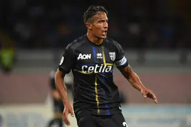 布鲁诺-阿尔维斯：C罗是世界最强之一，今夏他改变了我退役的决定图片